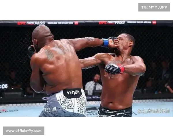 UFC321短裤脱落事件:巴内特比赛中尴尬瞬间引热议